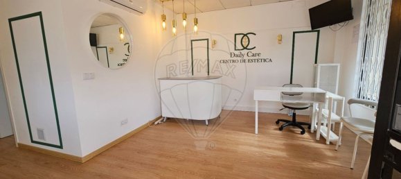 50m² Commercial property in Cascais, Portugal No. 92752 3