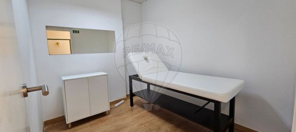 50m² Commercial property in Cascais, Portugal No. 92752 6