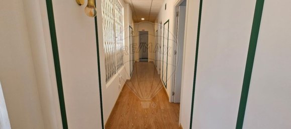 50m² Commercial property in Cascais, Portugal No. 92752 4