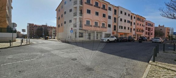 50m² Commercial property in Cascais, Portugal No. 92752 2