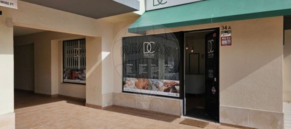 50m² Commercial property in Cascais, Portugal No. 92752 12