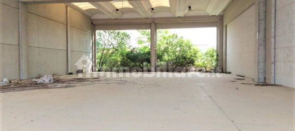 2210m² Warehouse in Vigevano, Italy No. 316975 2
