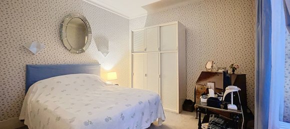 1 bedroom Apartment in Paris, France No. 169702 4