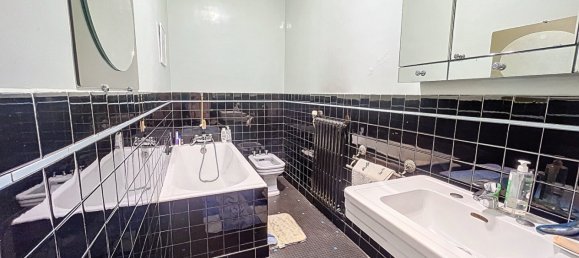 1 bedroom Apartment in Paris, France No. 169702 7