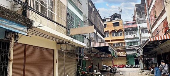 5 bedrooms Commercial property in Khlong Toei, Thailand No. 14580 2