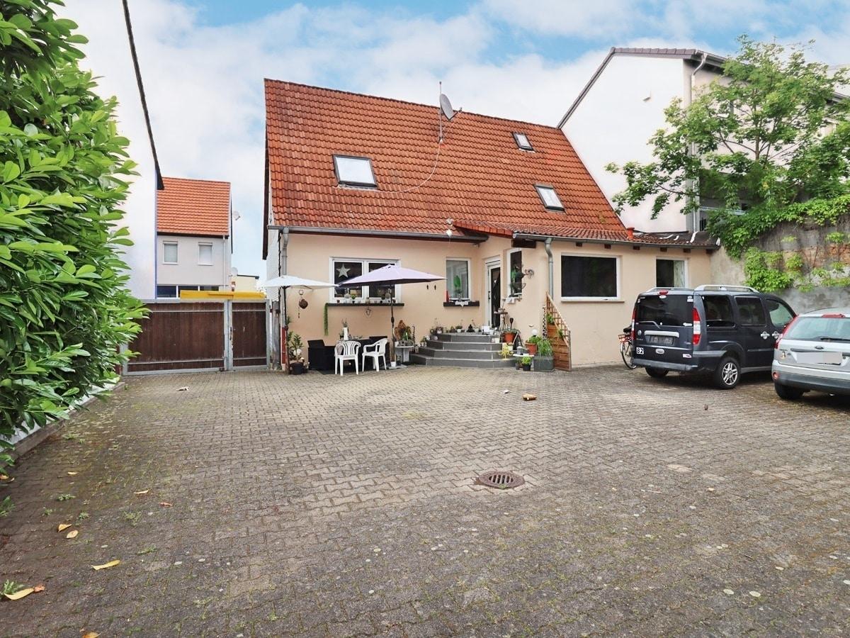 4 rooms Townhouse in Karlsruhe, Germany No. 106041