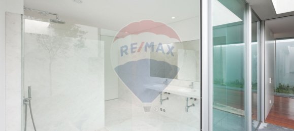 Casa de 3 dormitorios en Senhora da Hora, Portugal No. 167992 9