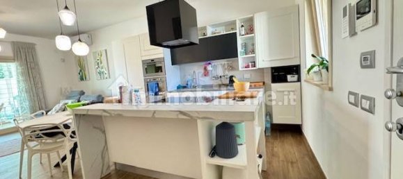 2 bedrooms House in Rome, Italy No. 275896 19