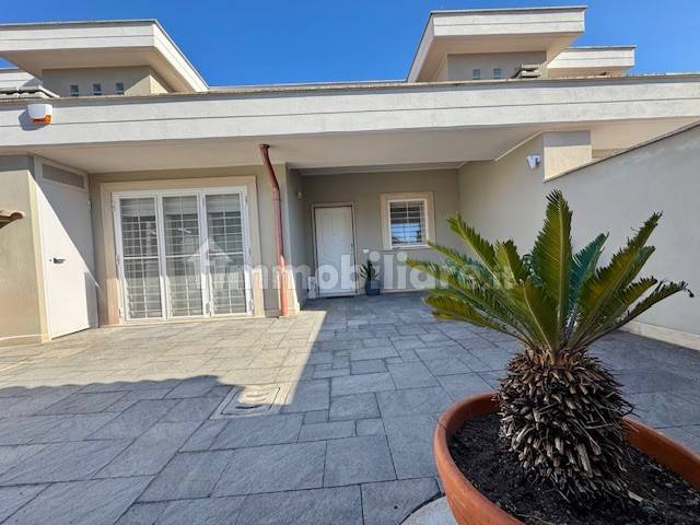 2 bedrooms House in Rome, Italy No. 275896