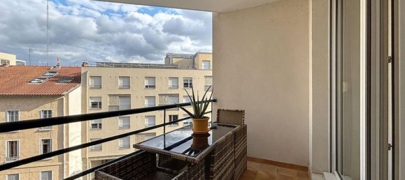 2 bedrooms Apartment in Lyon, France No. 287514 2