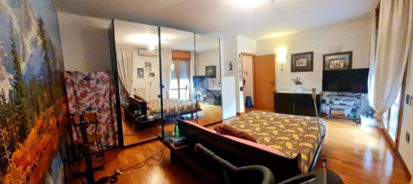 4 rooms House in Rimini, Italy No. 144106 10