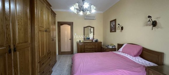 4 bedrooms Maisonette in Birzebbuga, Malta No. 8155 9