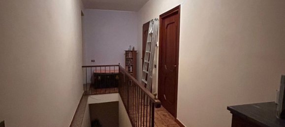 Вилла с 6 комнатами в Тортона, Италия № 50030 9