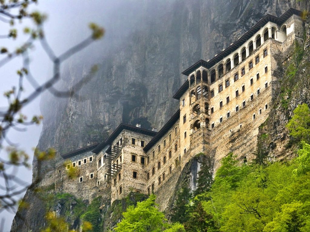 16 rooms Commercial property in Macka, Turkey No. 40354