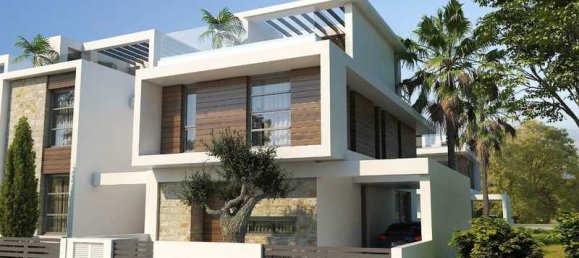4 bedrooms Commercial property in Larnaca, Cyprus No. 19054 2