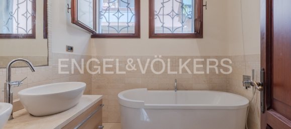 5 bedrooms Apartment in Venice, Italy No. 130966 17