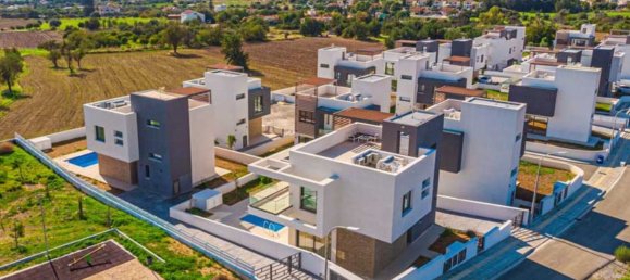 3 bedrooms Villa in Pyrgos, Cyprus No. 32203 6