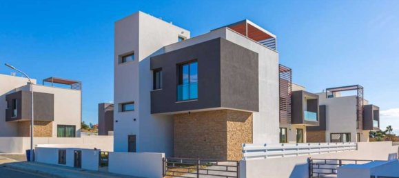 3 bedrooms Villa in Pyrgos, Cyprus No. 32203 7