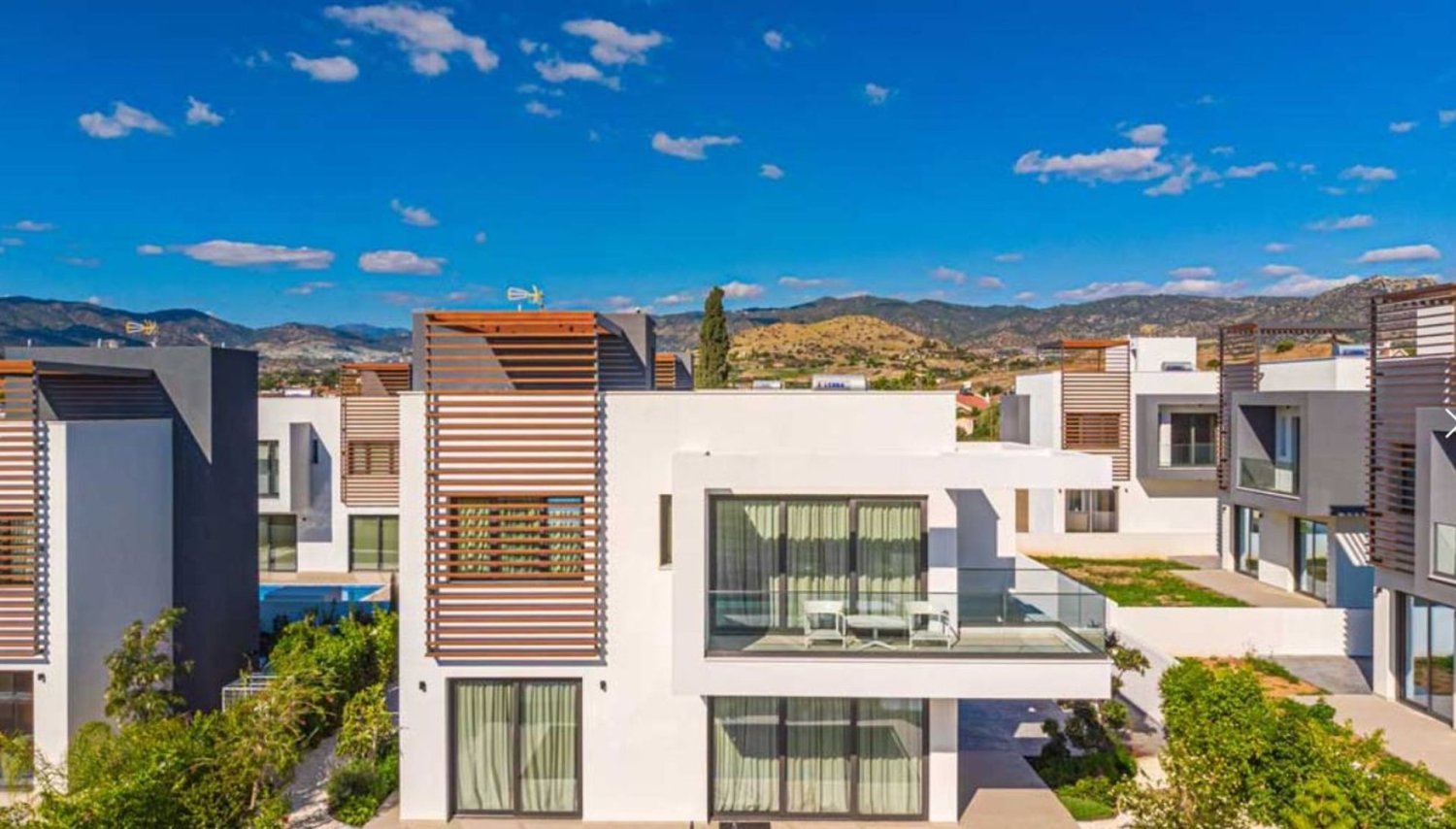 3 bedrooms Villa in Pyrgos, Cyprus No. 32203