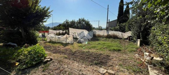 قطعة أرض في Bastia Umbra, Italy 665متر مربع رقم 163818 4