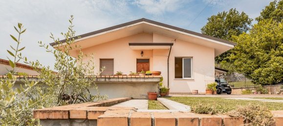 5 rooms Villa in Cavaion Veronese, Italy No. 116030 2