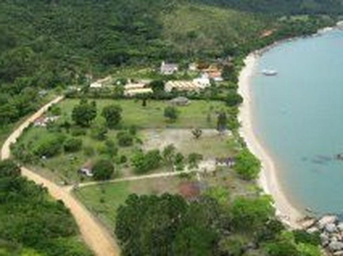 Grundstück in Lanus, Argentina, Nr. 39839