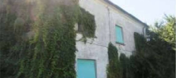 Apartamento de 4 dormitorios en Quistello, Italy No. 301065 2