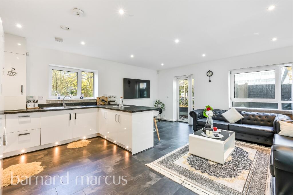 Квартира с 2 спальнями в Хаунслоу, Великобритания № 9815