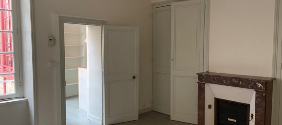 1 bedroom Apartment in La Rochelle, France No. 100929 2