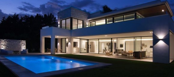 4 bedrooms Villa in Estepona, Spain No. 4653 13