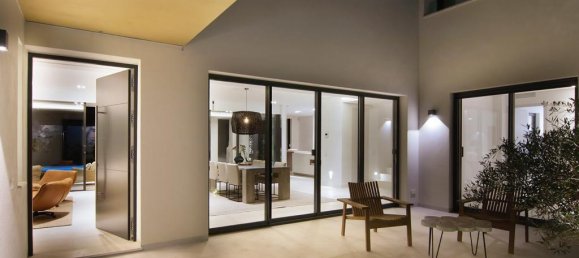 4 bedrooms Villa in Estepona, Spain No. 4653 10