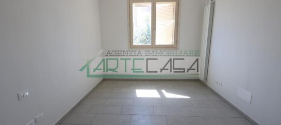 4 rooms Apartment in Pontedera, Italy No. 23729 4