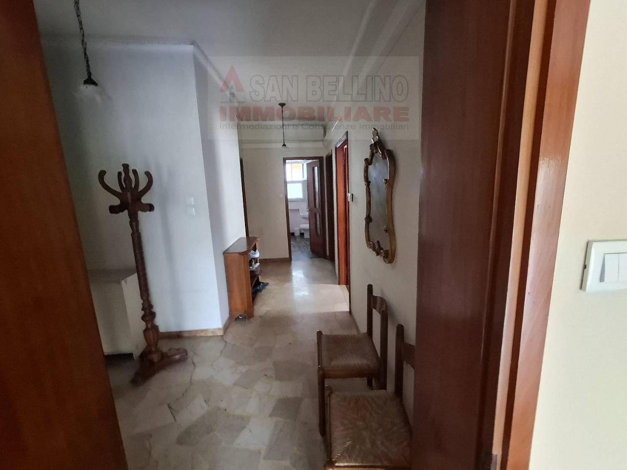 6 rooms Apartment in Padua, Italy No. 22464