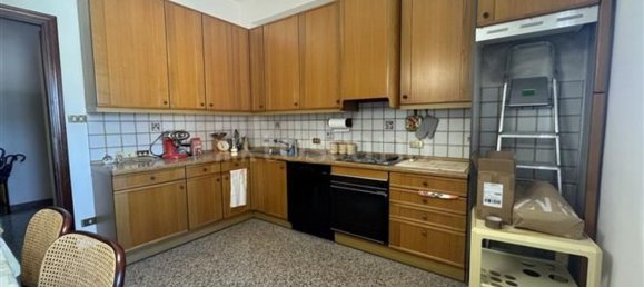 6 rooms Apartment in Bologna, Italy No. 269764 8