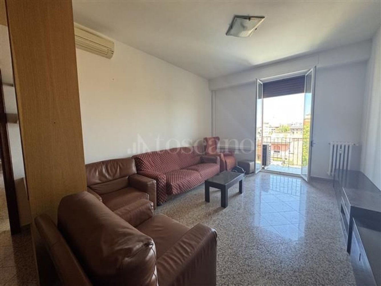 6 rooms Apartment in Bologna, Italy No. 269764