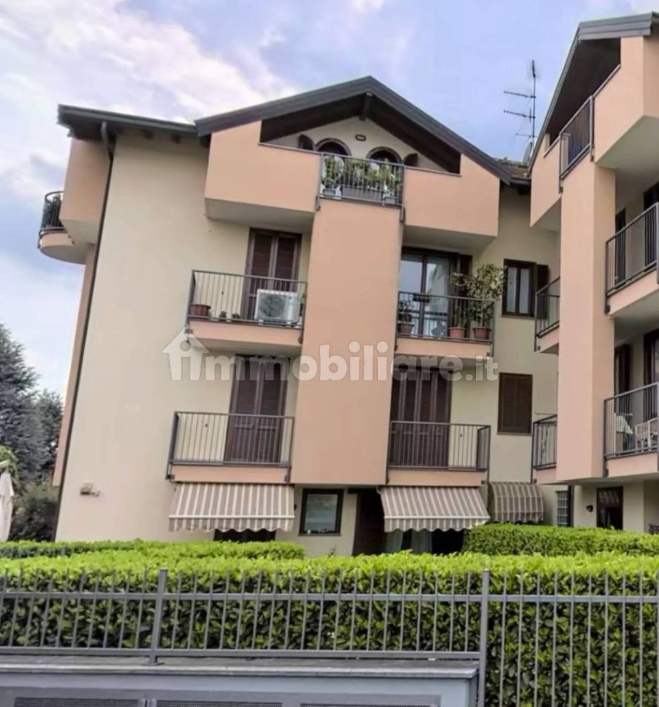1 bedroom Apartment in Cassano Magnago, Italy No. 5402