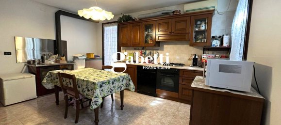 5 bedrooms House in Conselve, Italy No. 321696 4