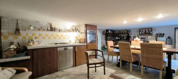 8 rooms House in Carrara, Italy No. 193331 27