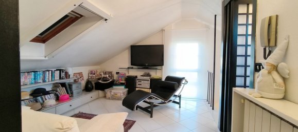 8 rooms House in Carrara, Italy No. 193331 14