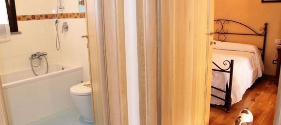 8-salle Maison à Orvieto, Italy No. 47353 8