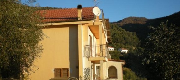 5 rooms House in Pontedassio, Italy No. 236037 10