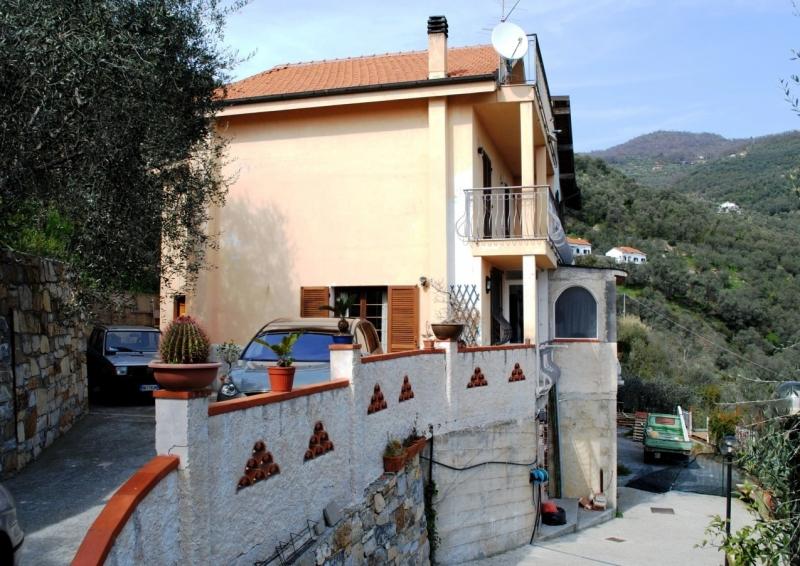 5 rooms House in Pontedassio, Italy No. 236037