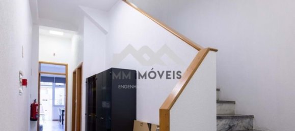 4 bedrooms Building in Porto, Portugal No. 145278 17