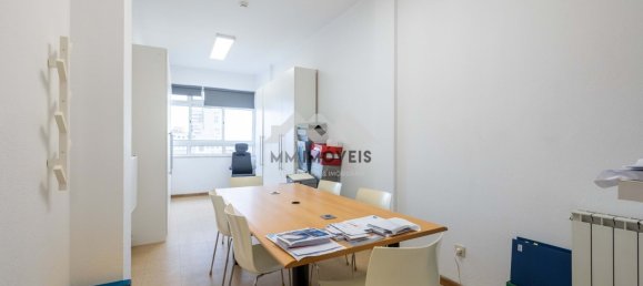 4 bedrooms Building in Porto, Portugal No. 145278 30