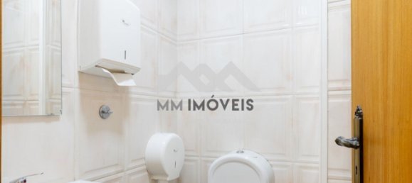 4 bedrooms Building in Porto, Portugal No. 145278 16