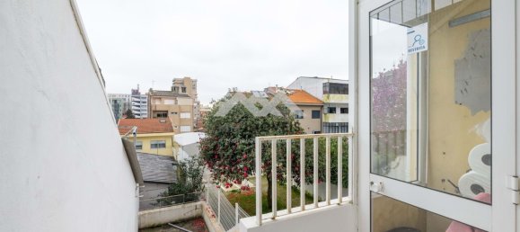 4 bedrooms Building in Porto, Portugal No. 145278 13