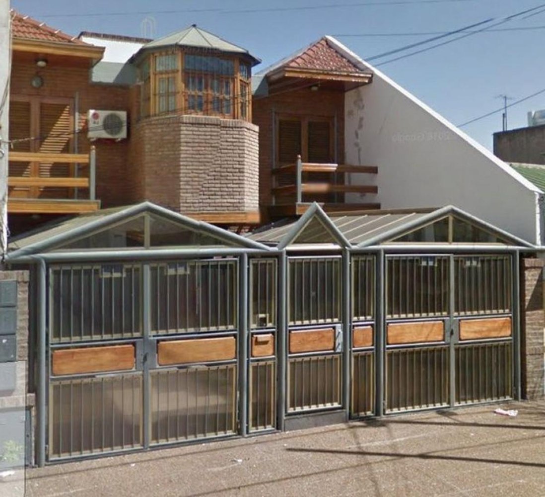 Дом с 2 спальнями в Авельянеда, Аргентина № 702