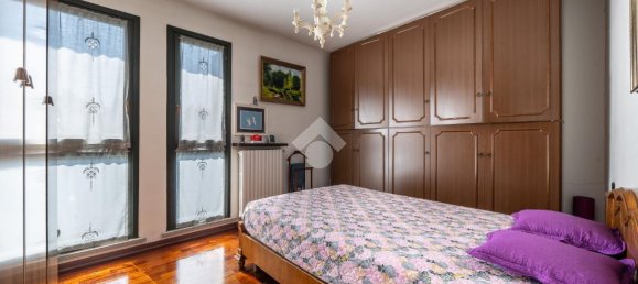 4 rooms Apartment in Bibbiano, Italy No. 7424 6