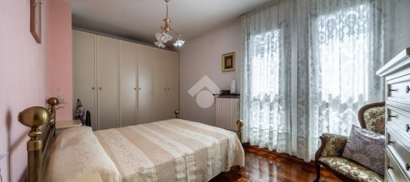 4 rooms Apartment in Bibbiano, Italy No. 7424 18