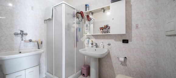 4 rooms Apartment in Bibbiano, Italy No. 7424 7